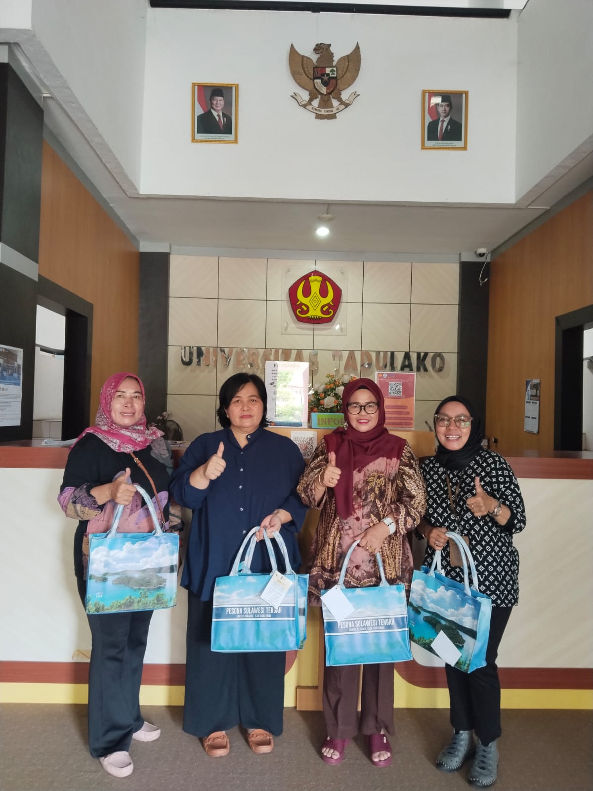 UPA Perpustakaan Untad Terima Penyerahan Buku dari Polda Sulawesi Tengah