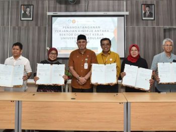 Penandatanganan Perjanjian Kinerja Tahun 2026 Unit kerja UPA Perpustakaan dan Rektor Universitas Tadulako